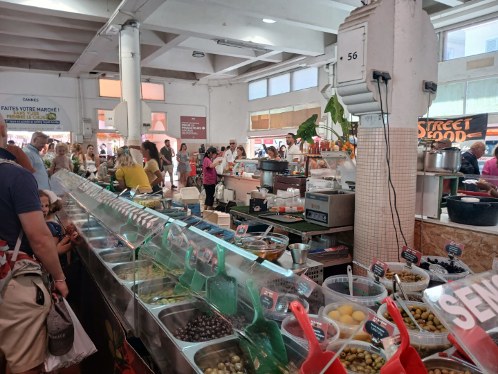 שוק אוכל בניס