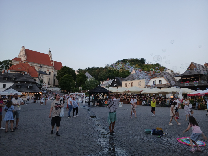 הכיכר המרכזית של העיר