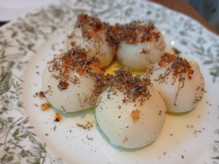 כופתאות במילוי גבינה מותכת ב-Wandal