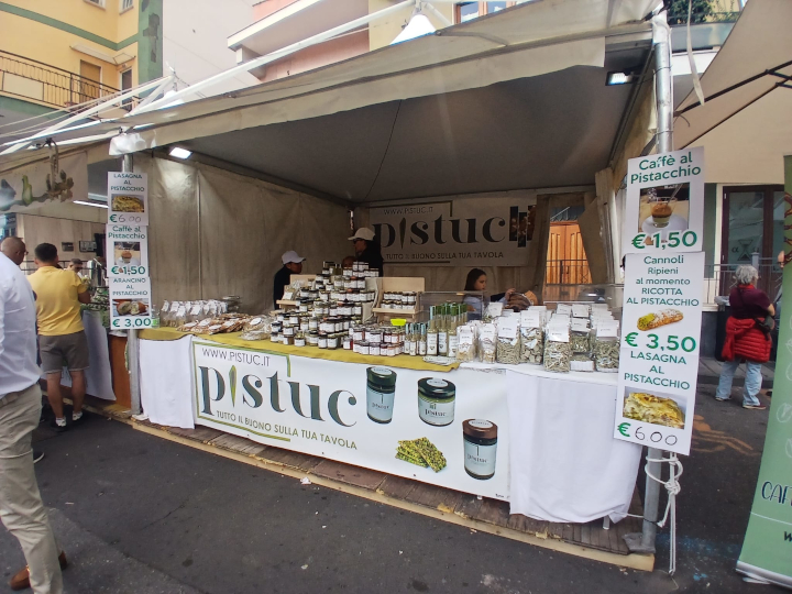 דוכן קרם פיסטוק