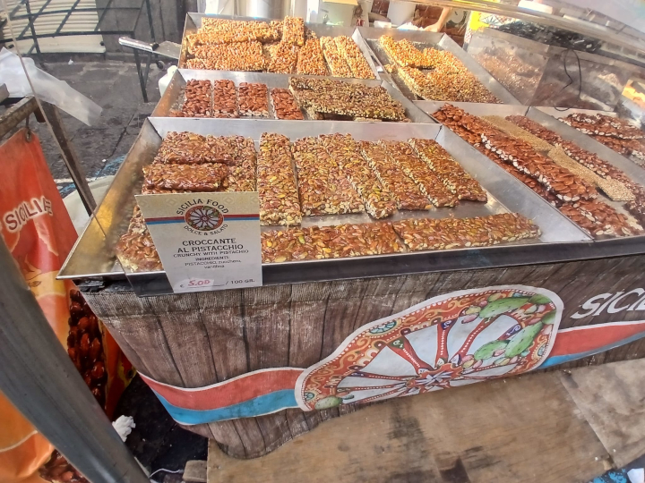 פיסטוק מקורמל חנוט בסוכר