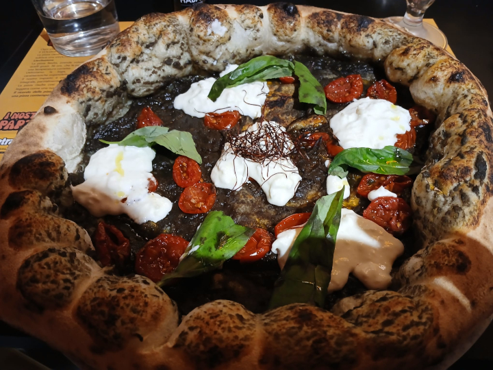 פיצת קרם עגבניות שרוף